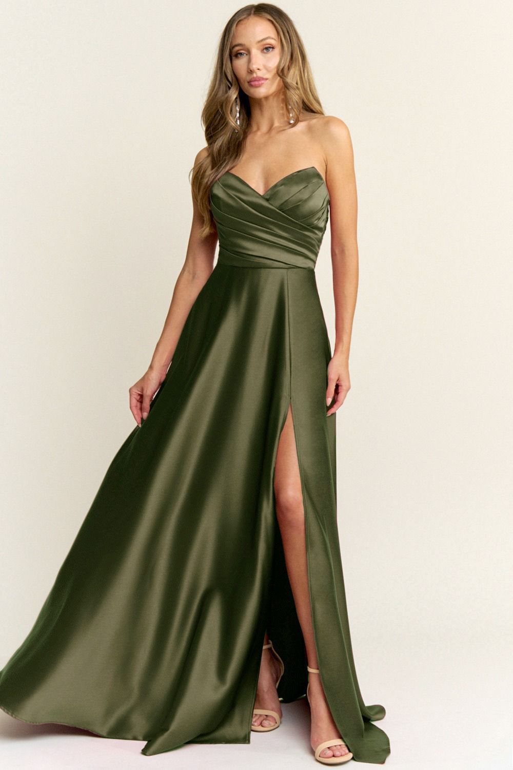 VESTIDO LARGO STRAPLESS CORTE CORAZON CON DETALLE DRAPEADO MF22972