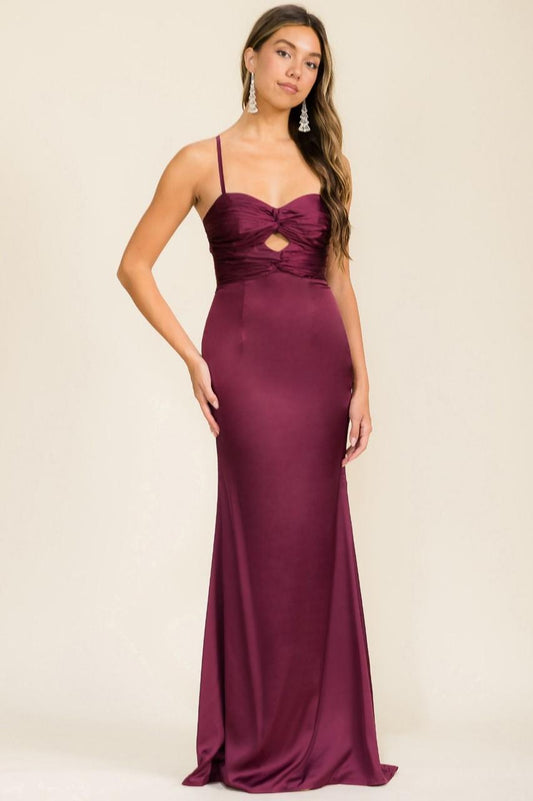 VESTIDO LARGO CON ESCOTE EN LA ESPALDA UN2450