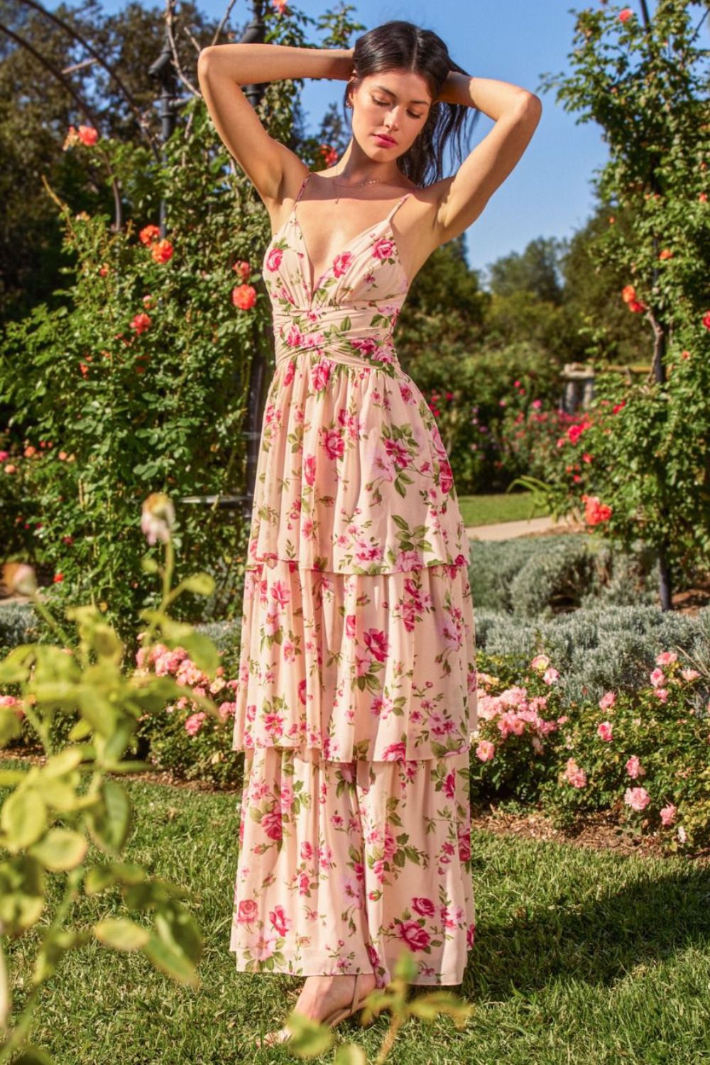 VESTIDO LARGO FLOREADO EN CAPAS CON ESCOTE EN ESPALDA FD12622-P1989