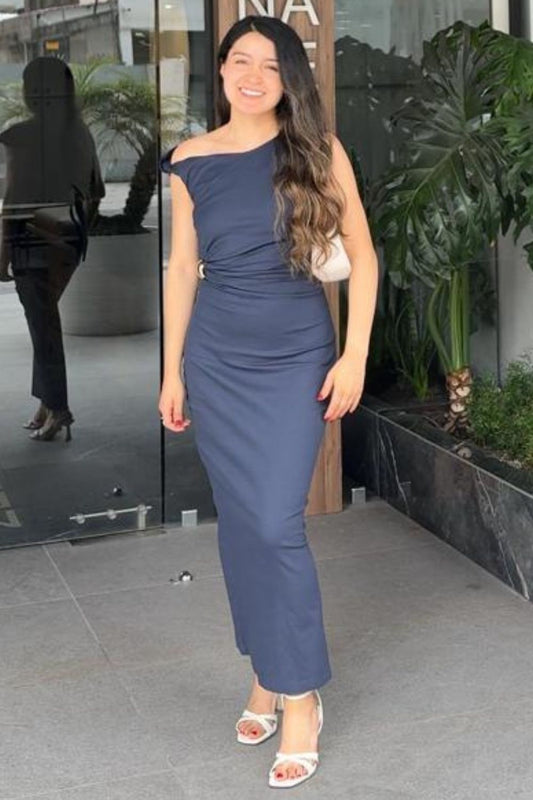 VESTIDO LARGO ASIMETRICO CON DETALLE METALICO WZ20462