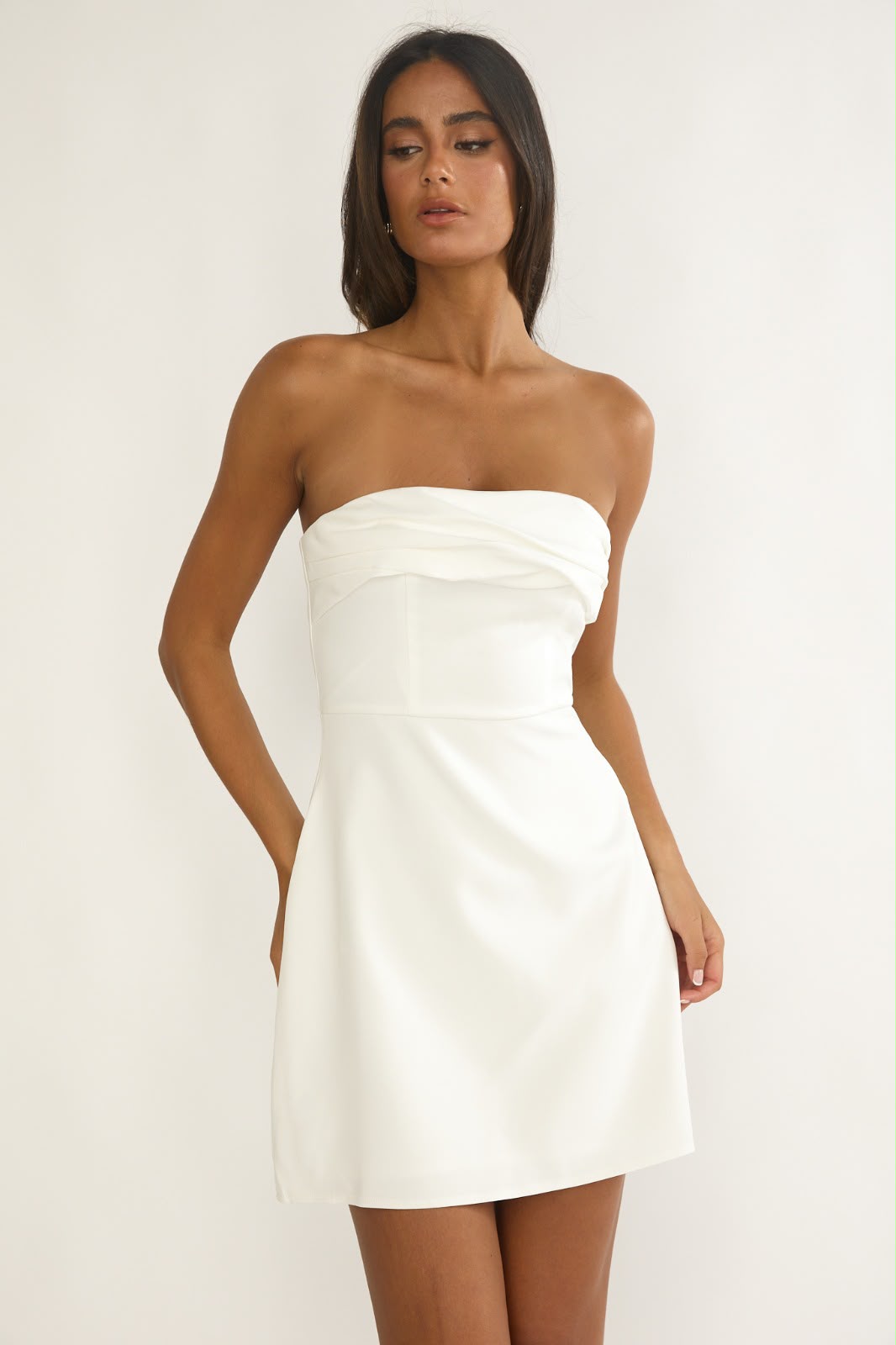 VESTIDO STRAPLESS A-LINE CON BOLSILLOS BR0493J