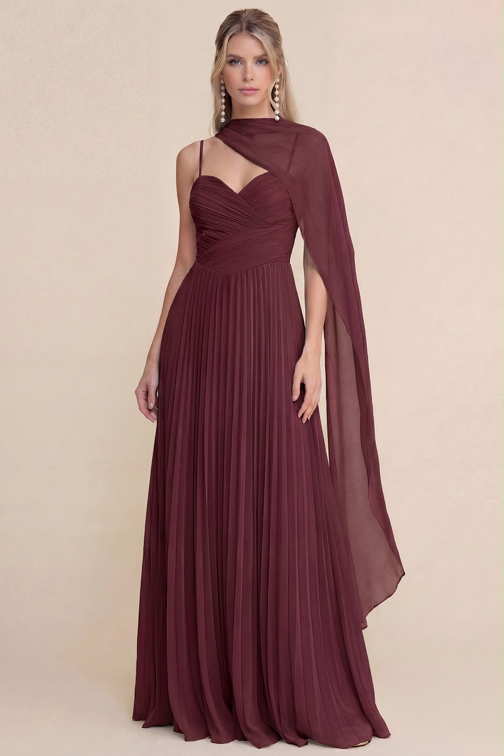 VESTIDO BURGUNDY PLISADO CORTE CORAZÓN CON BUFANDA MF25100